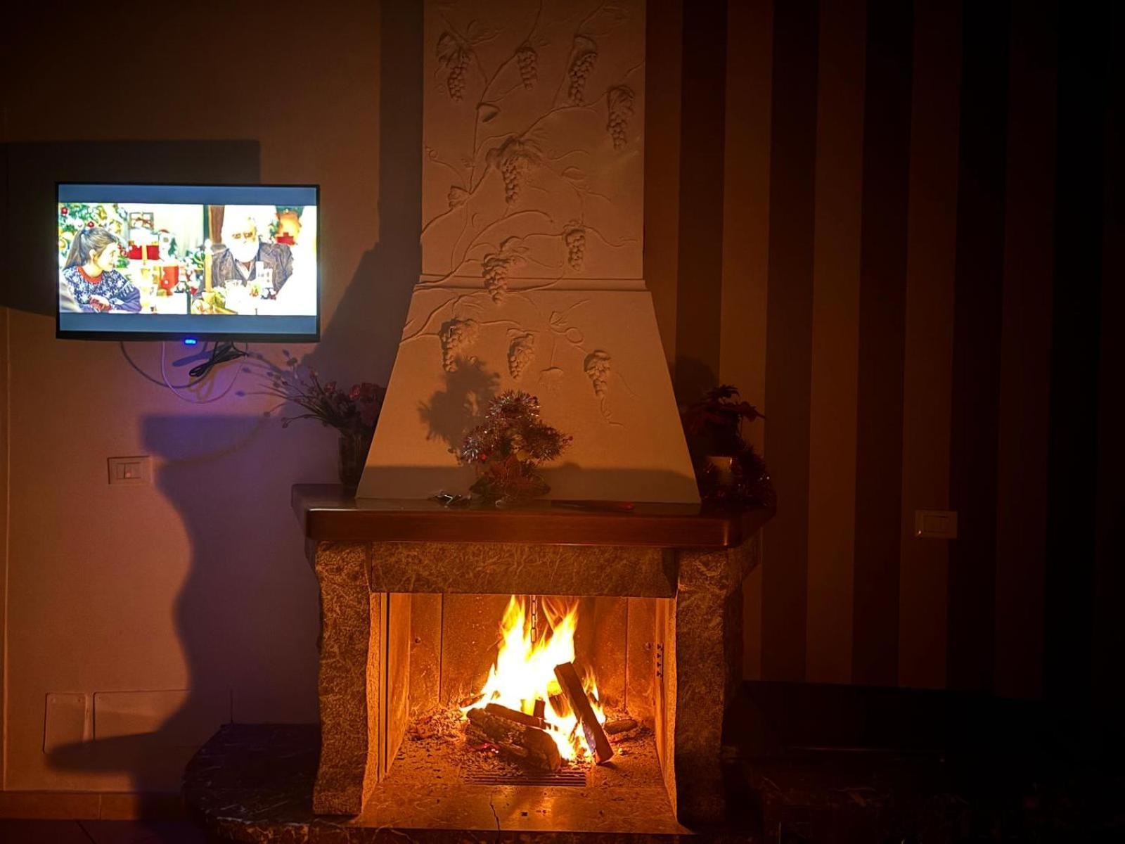 Casa Vacanze Etna ลิงกัวกลอสซา ภายนอก รูปภาพ
