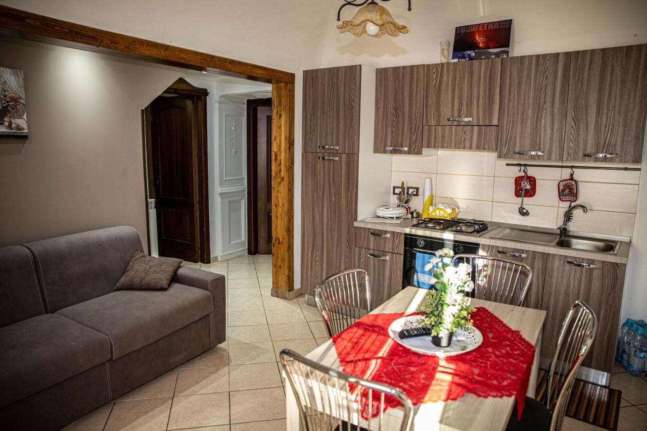 Casa Vacanze Etna ลิงกัวกลอสซา ภายนอก รูปภาพ